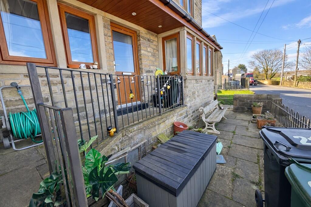 Back Heights Road, Thornton, Bradford - View 2