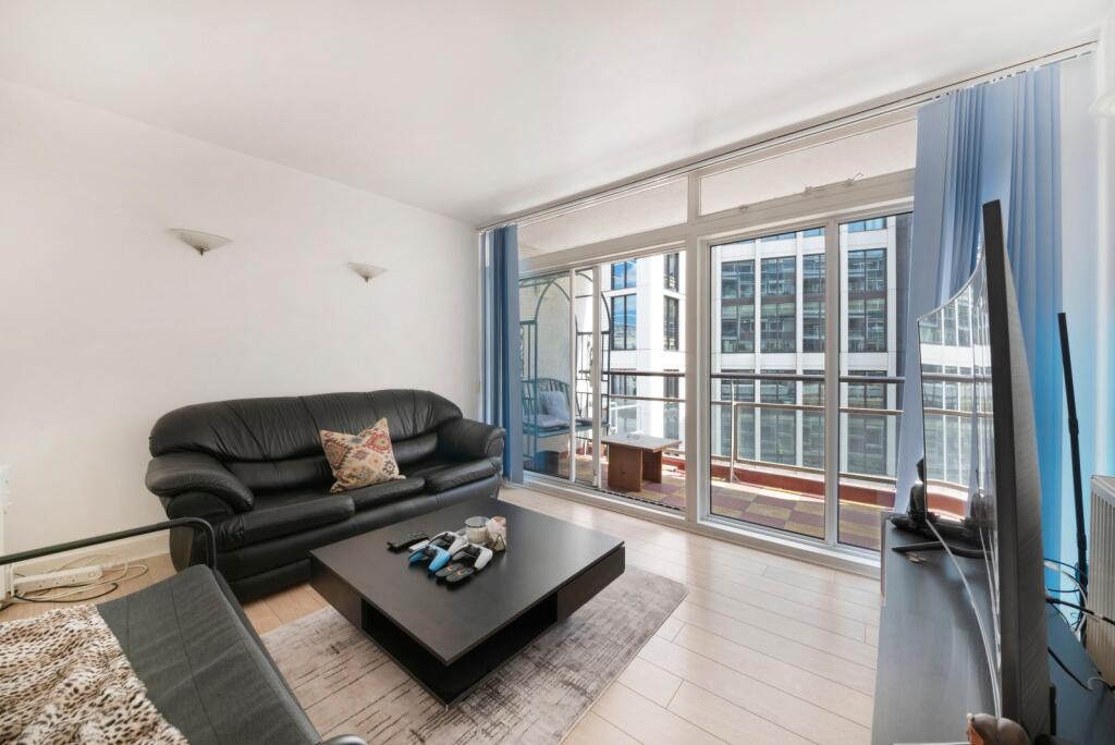 Apartment in London, St Giles, Bloomsbury - View 3