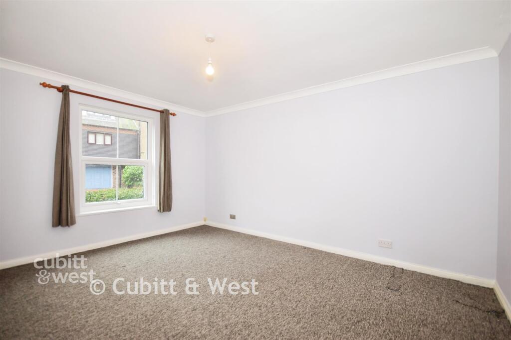 Apartment in Brighton - View 4