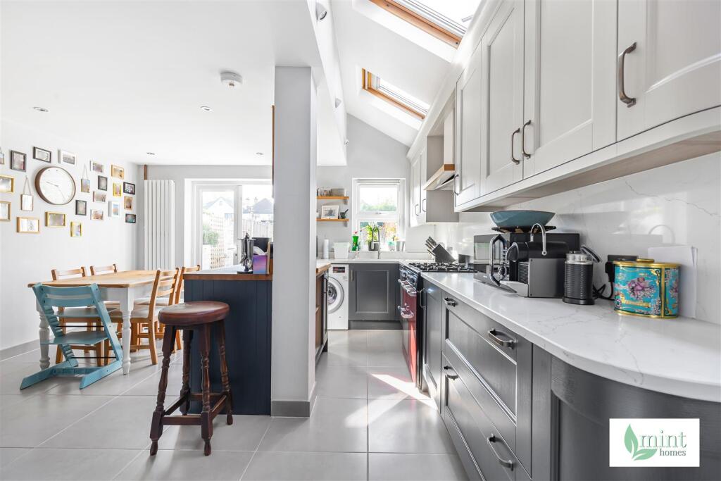 House in Kingston upon Thames - View 3