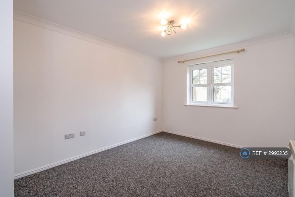 Apartment in Portsmouth - More