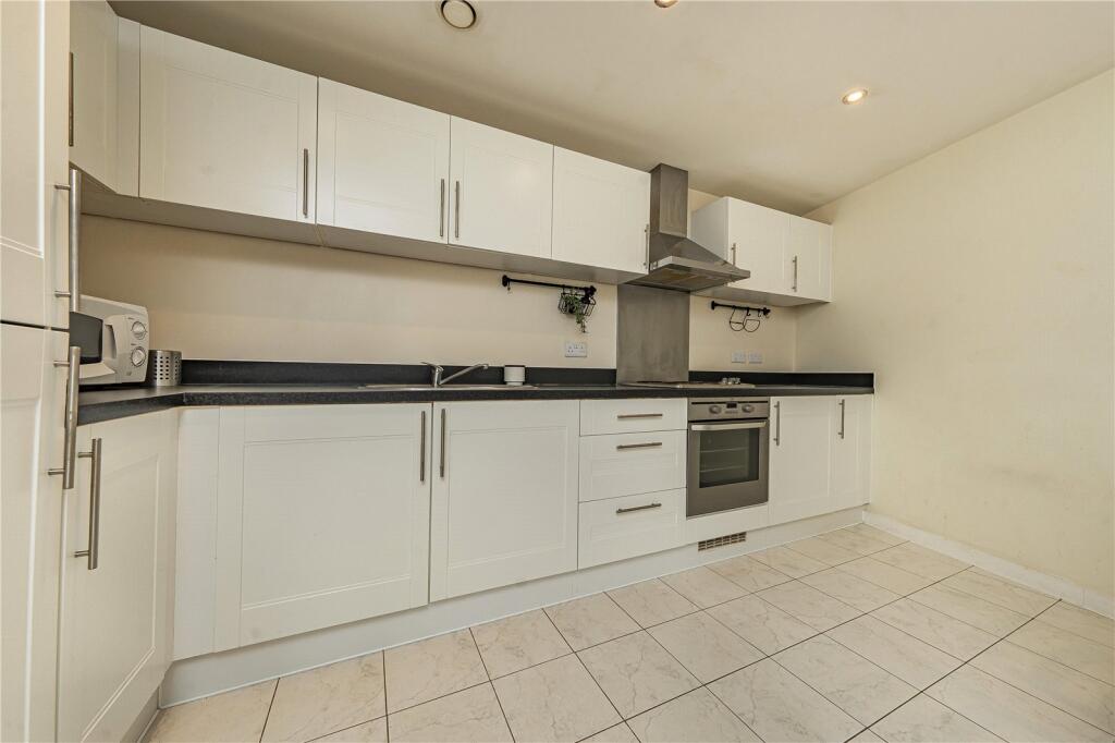 Apartment in London - More