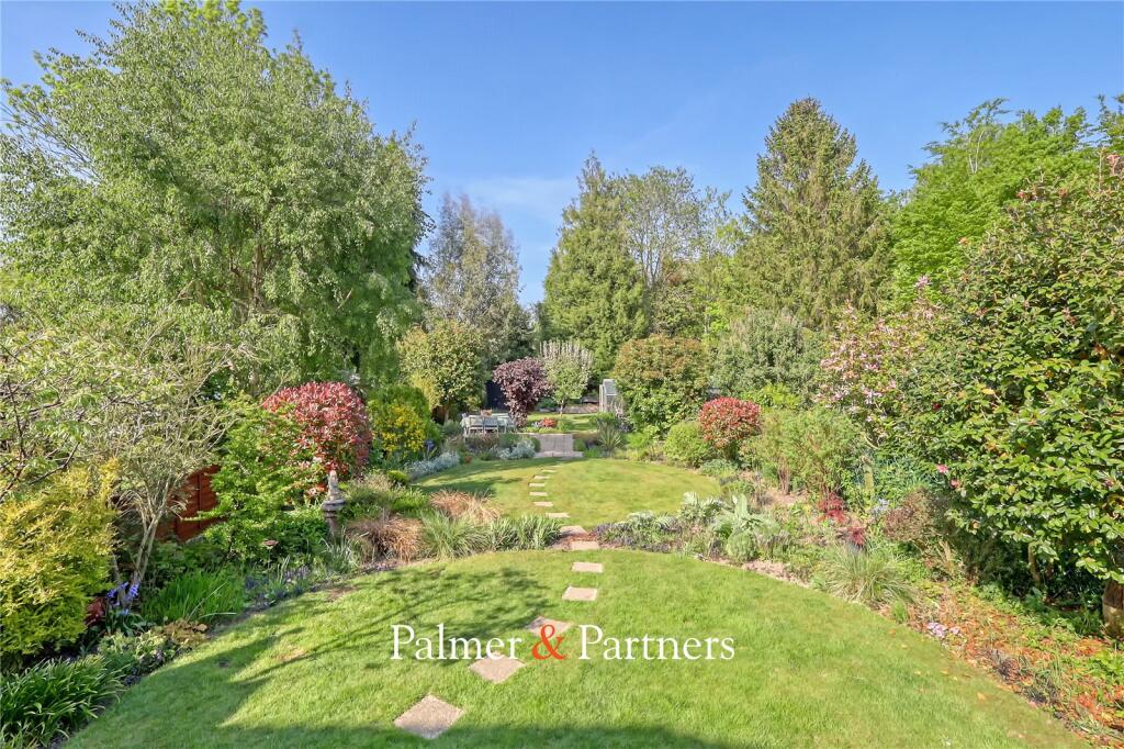 Spalding Way, Great Baddow, Chelmsford, Essex, CM2 photo 4