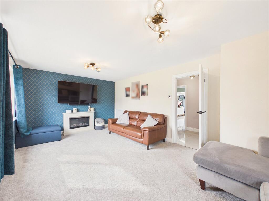 Arkle Road, Droitwich Spa, Worcestershire, WR9 photo 4