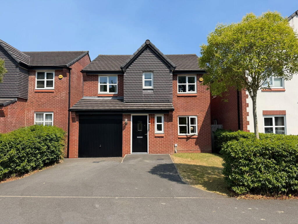 Main image of property: Weavers Gate,Hyde,SK14 4XE