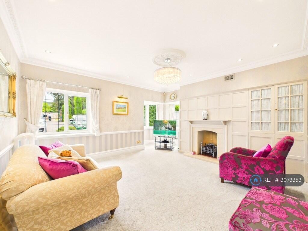 House in Gloucester - View 4