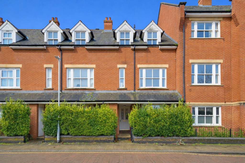 Main image of property: Ravensworth Gardens, Cambridge, CB1