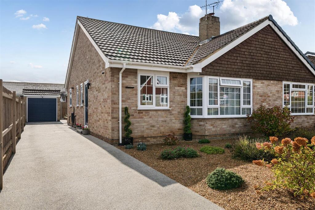2-bed semi-detached on Burcot Gardens, Maidenhead, SL6, £580,000