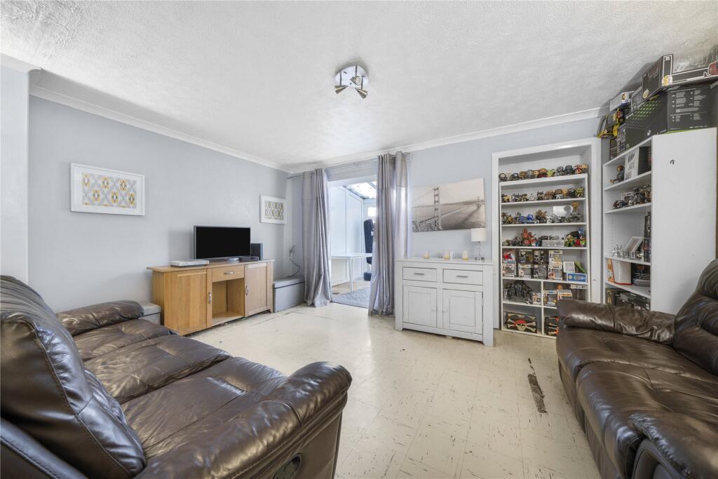 William Russell Court, Woking, Surrey, GU21 photo 4