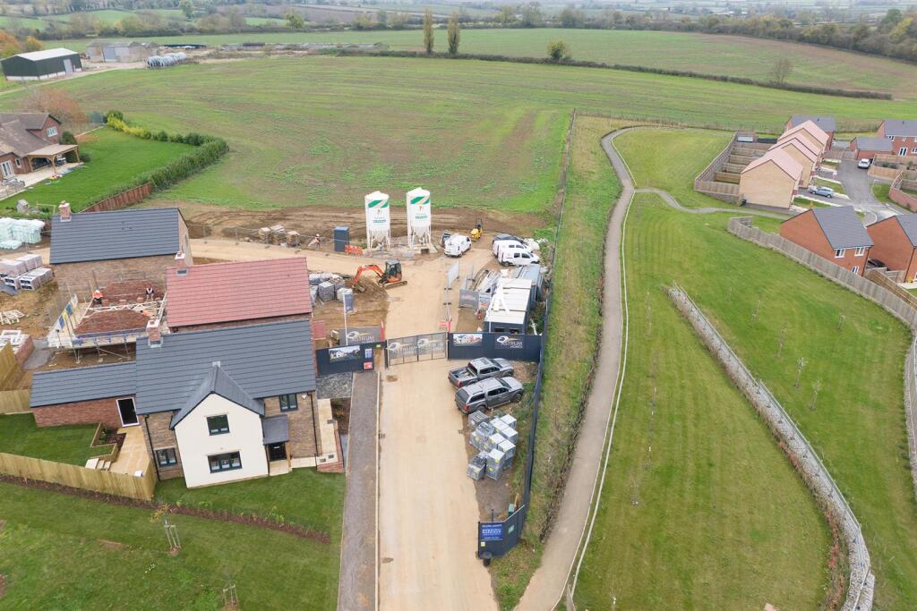 Blincow Road, Long Buckby, Northampton - View 6