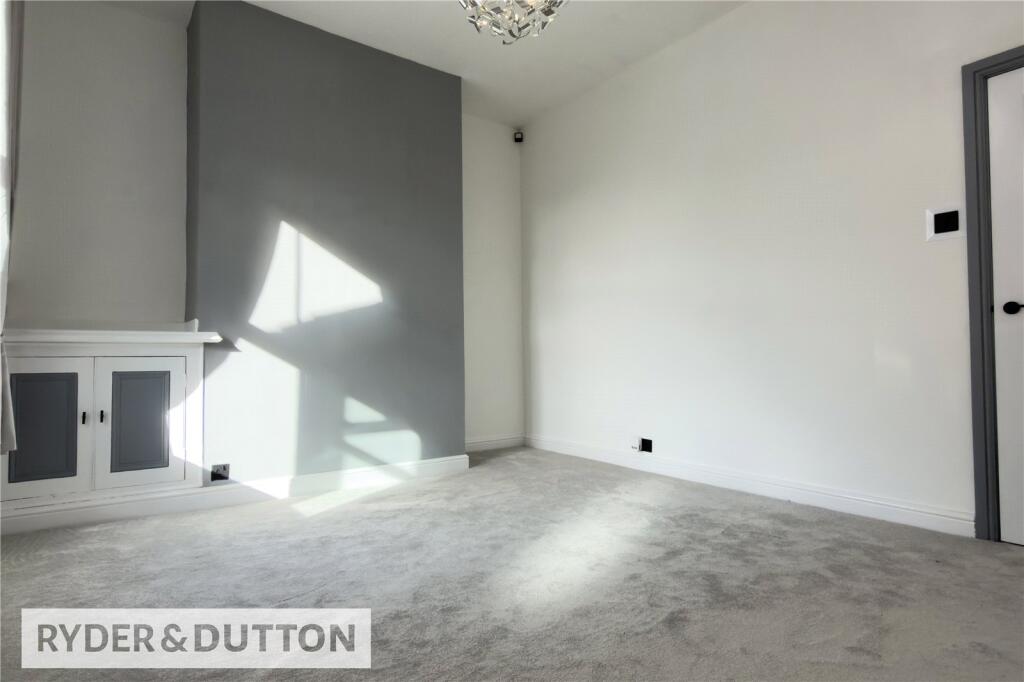 House in Oldham, Greater Manchester - View 4