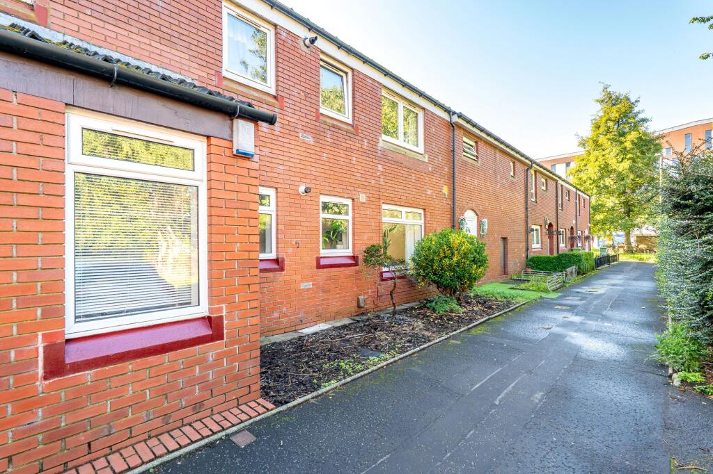 2-bed flat on Walker Court, Partick, Glasgow, £165,000