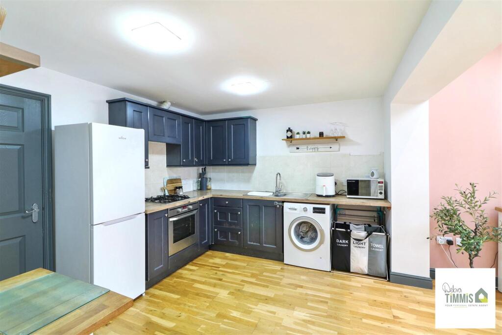 House in Stoke-on-Trent - View 5