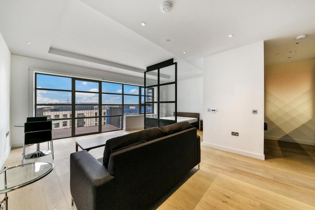 Main image of property: Kent Buildng, London City Island, E14