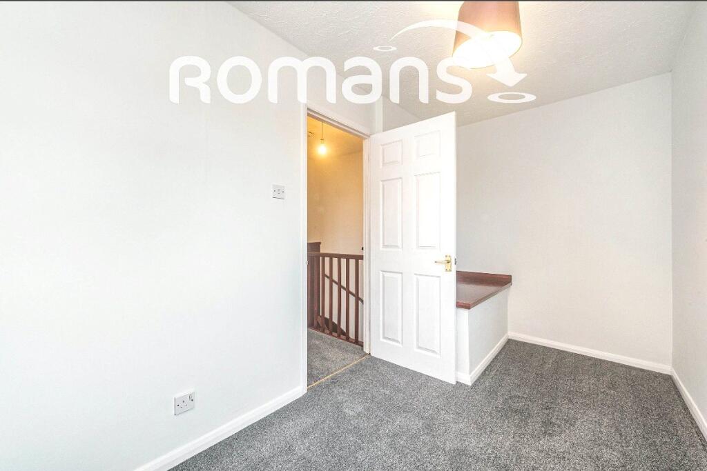 House in Theale, West Berkshire - More