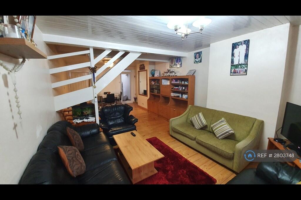 Main image of property: Queens Road, Slough, SL1