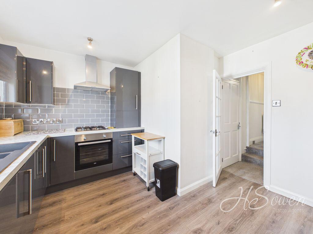Apartment in Torquay, Torbay - More