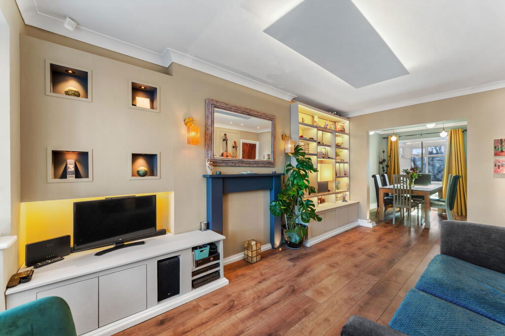 House in Leigh, Bedford - View 4
