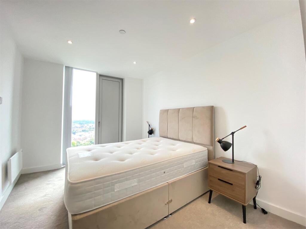 Apartment in Manchester - View 5