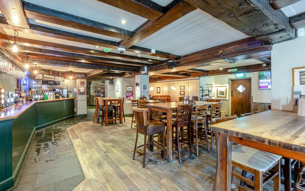 8685200-interior15.jpg