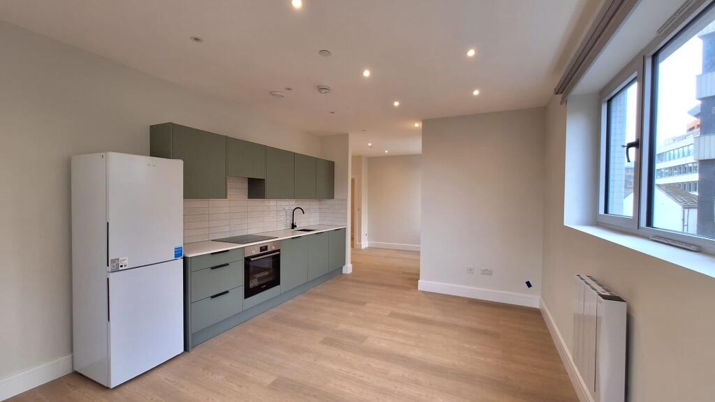 Main image of property: Dean Park Crescent, Bournemouth Town Center - 15