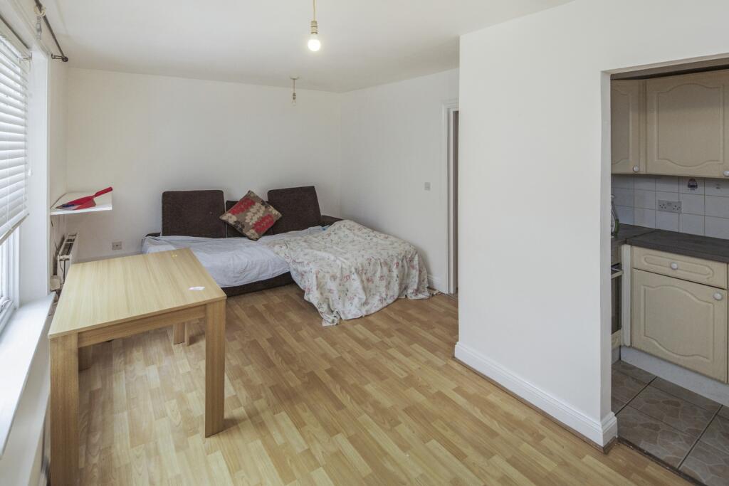 Apartment in London - More