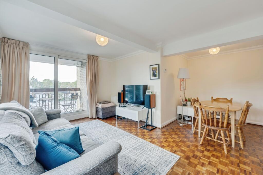 Apartment in Sutton - View 5