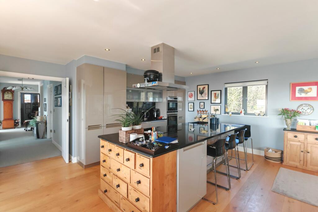 Apartment in Hythe, Orchard Valley - More