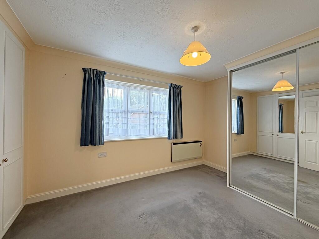 Apartment in Horsham, Billingshurst - View 5