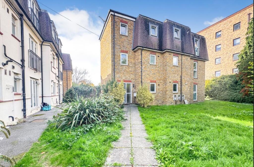 Main image of property: 5 Boundary Close, Kingston upon Thames, Surrey, KT1 3PE