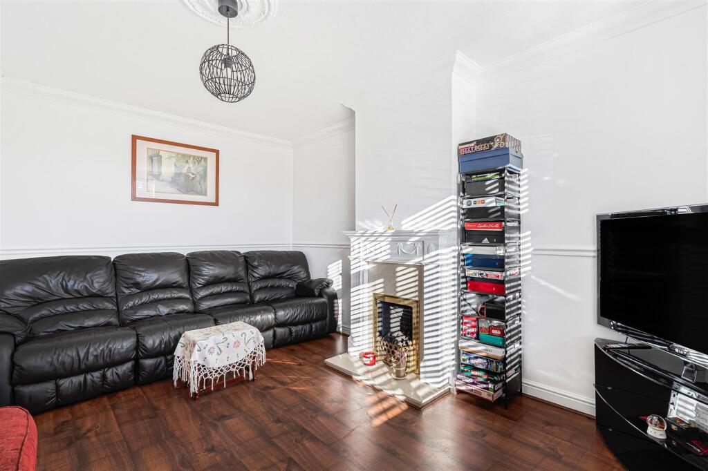 Longshaw Road, Chingford photo 3