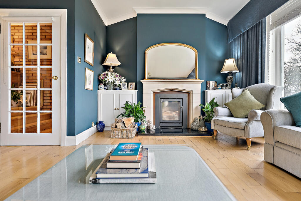 House in Glasgow - More