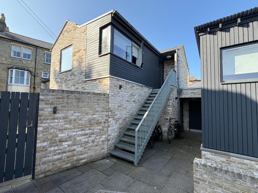 Main image of property: Chesterton Road, Cambridge