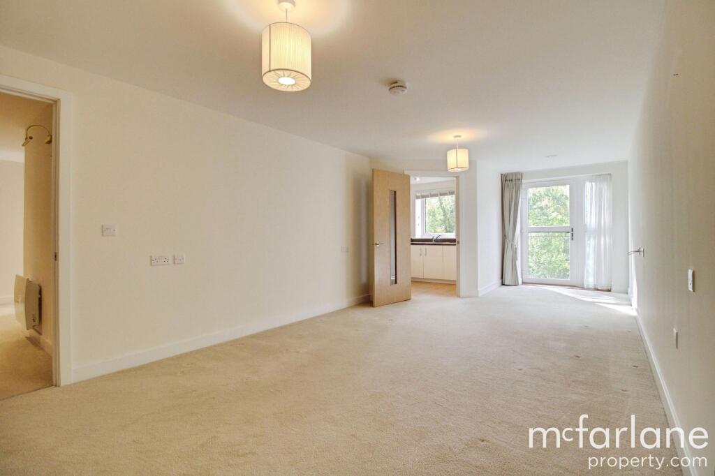 Apartment in Swindon, Lakeside, South Swindon - View 4