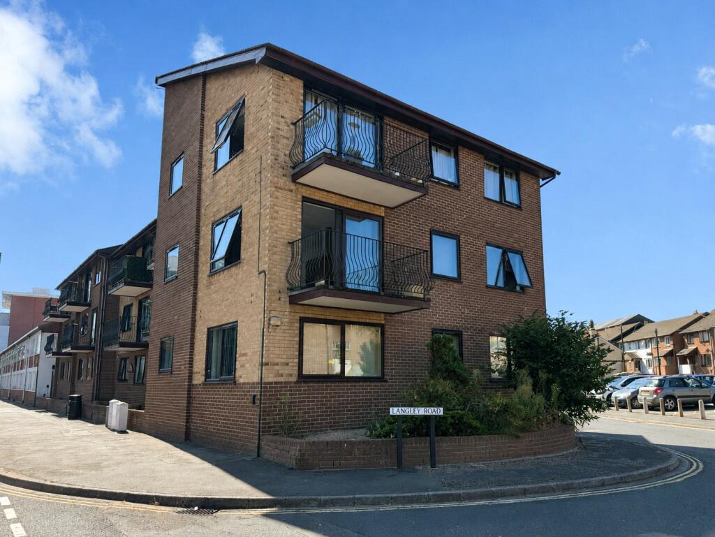 Main image of property: Medina Road, Cowes, Isle of Wight, PO31
