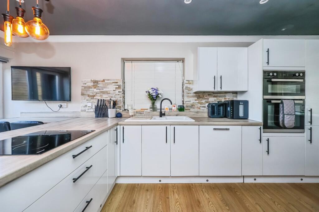 House in Amber Valley, Aldercar and Langley Mill CP - View 5
