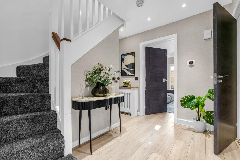 Additional image 2 of Victoria Close, Welwyn Garden City, Hertfordshire, AL7