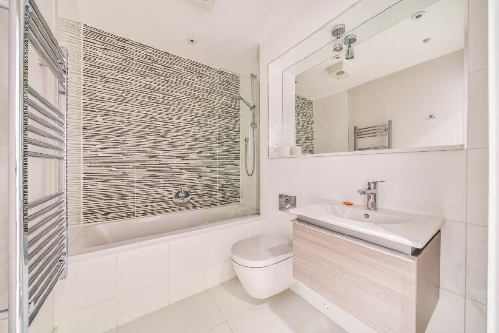 Apartment in Winchester, Hampshire - View 4