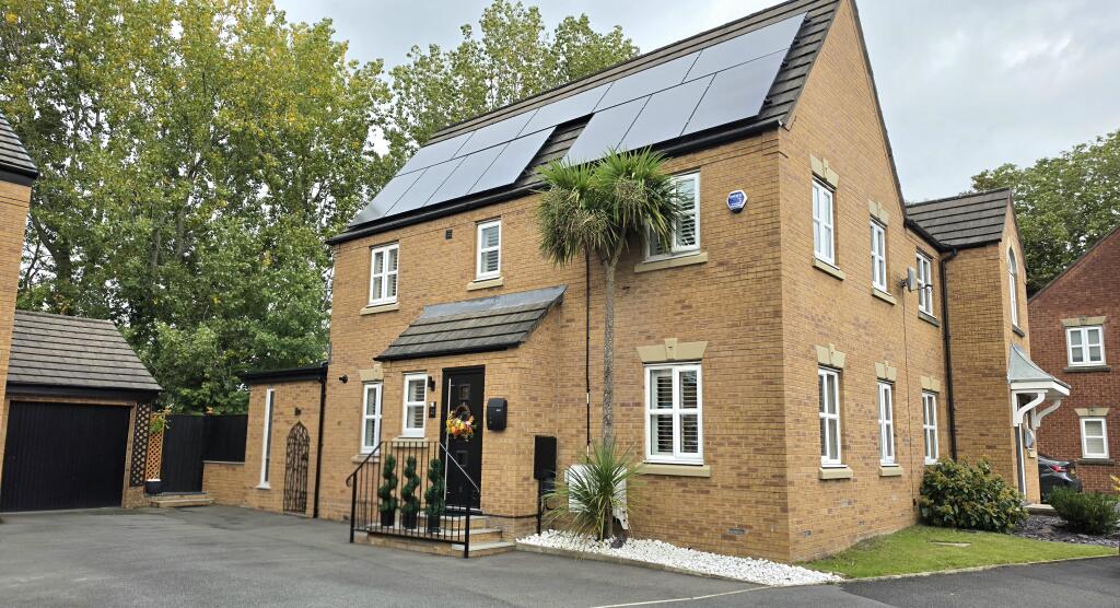 Main image of property: Lord Lane, Audenshaw