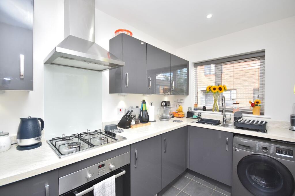 Kensington Close, Northampton, NN2 - View 3