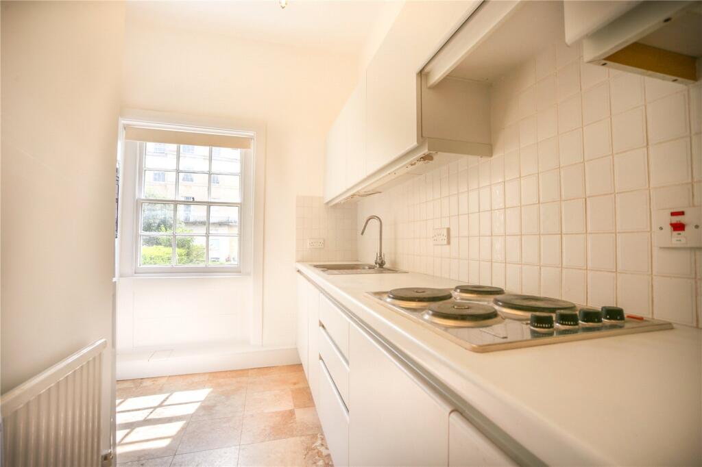 Apartment in Cheltenham, Gloucestershire - View 3