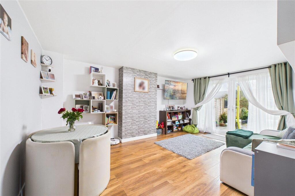 Ryelands, Gossops Green, Crawley photo 4