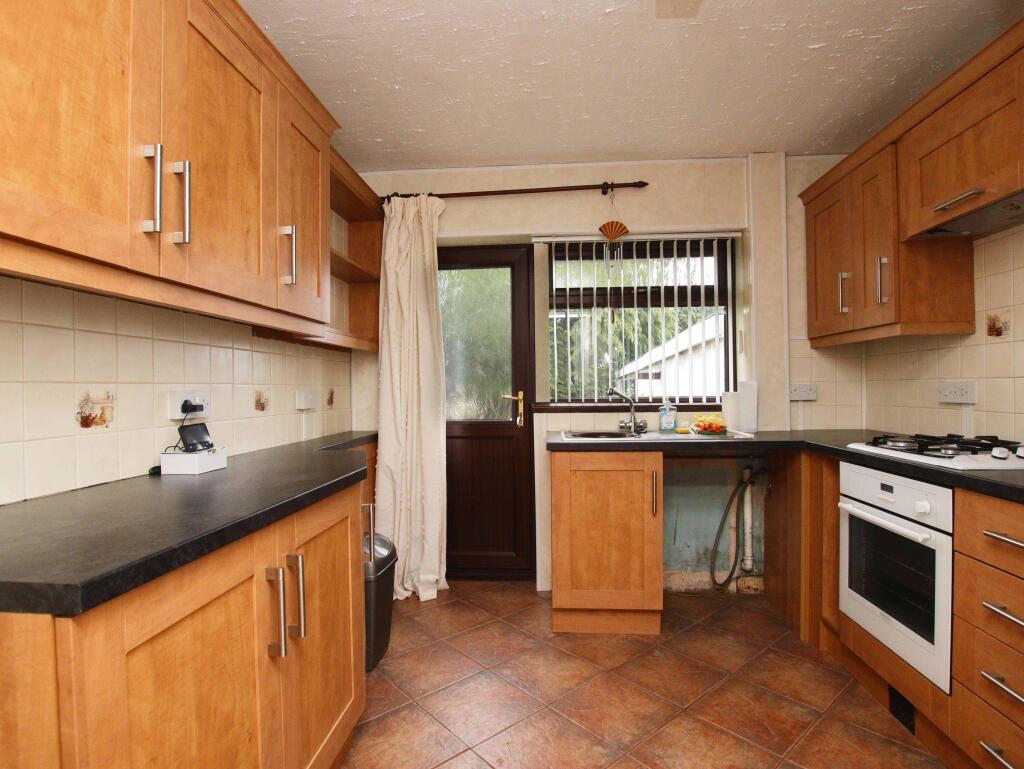 Heol Caerlan, Beddau CF38 2HT photo 4