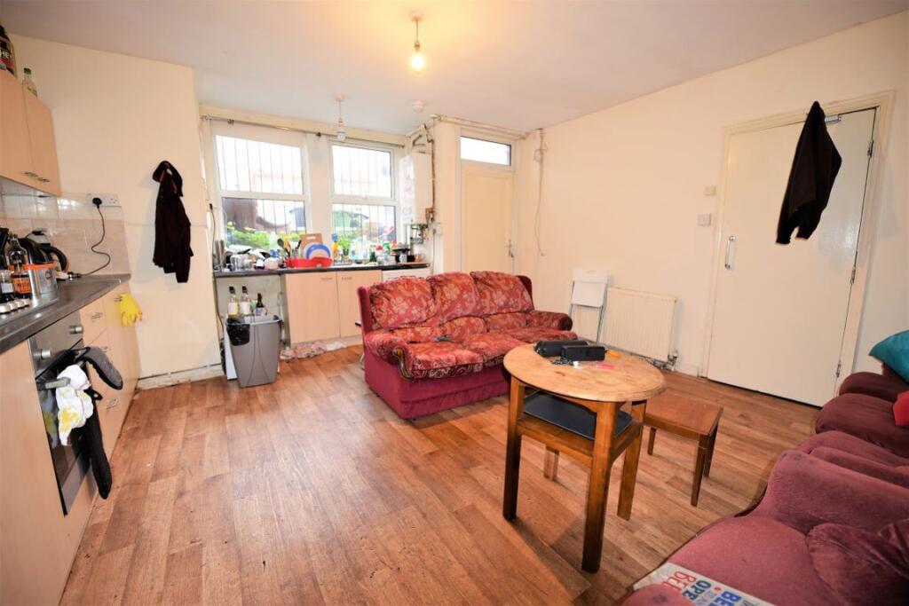 Main image of property: 5 Wrangthorne Place