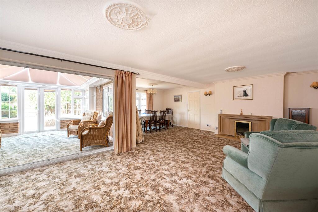 Church Walk, Harrold, Bedfordshire, MK43 photo 2