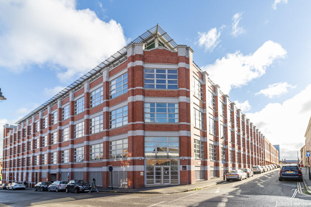 Apartment in Birmingham, West Midlands - View 2