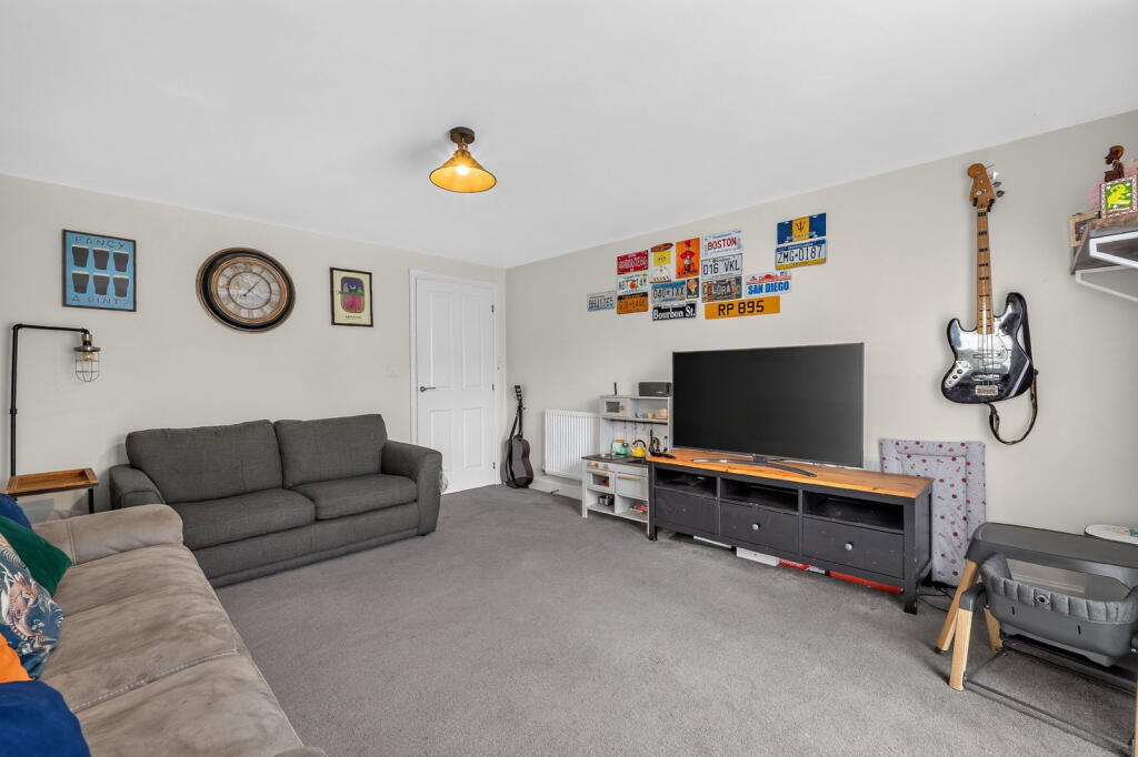 Apartment in Milton Keynes - View 4