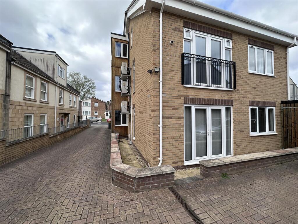 Apartment in Bristol - More