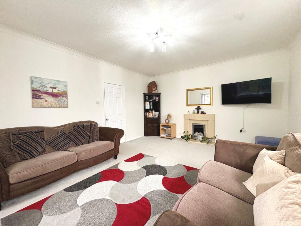 House in Kettering, Leisure Village - View 4