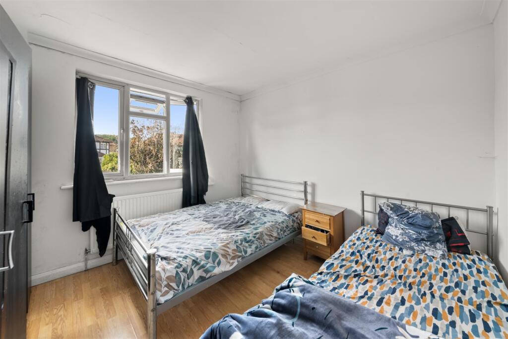 House in London, Hillingdon - More